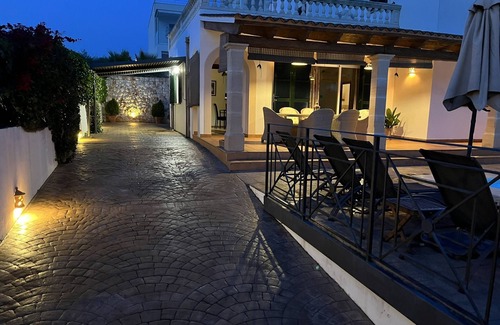 Sa Rapita Chalet De Esquí | BONITA Y ACOGEDORA CASA CON PISCINA, BICICLETAS, JUEGOS