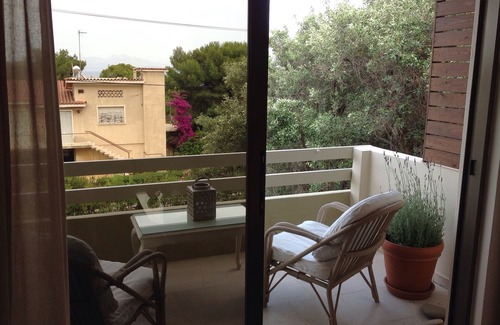 Rafina Apartamento | Bonito apartamento en el segundo piso con vista al mar