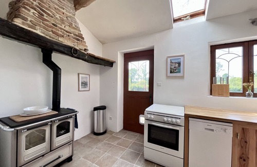Saint-Leger-Magnazeix Cabaña | Pretty Cottage in a Rural Village!