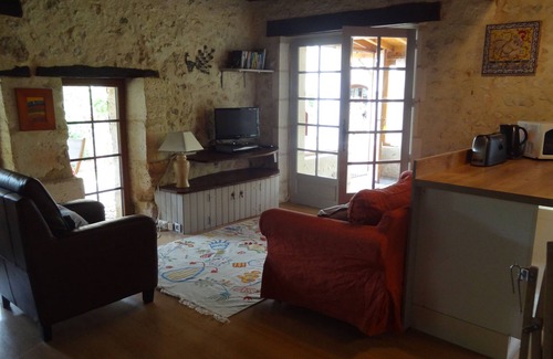 Allemans Cabaña | Bonita casa de campo en un pequeño complejo de dos cabañas con gran piscina cerrada