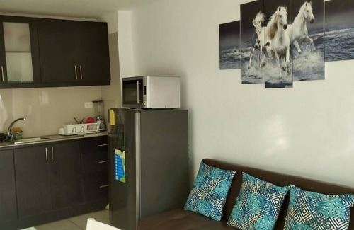 Tonsupa Condominio | Pretty & Cozy One Bedroom Apartment! 2 Pools & 5 minute walk to Tonsupa Beach!