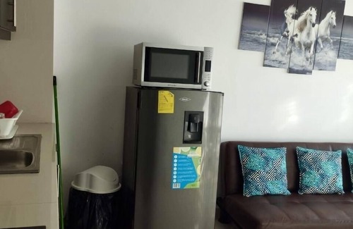 Tonsupa Condominio | Pretty & Cozy One Bedroom Apartment! 2 Pools & 5 minute walk to Tonsupa Beach!