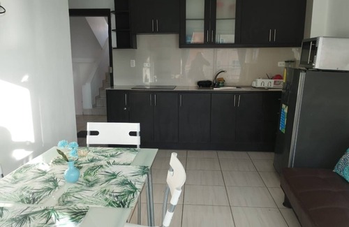 Tonsupa Condominio | Pretty & Cozy One Bedroom Apartment! 2 Pools & 5 minute walk to Tonsupa Beach!