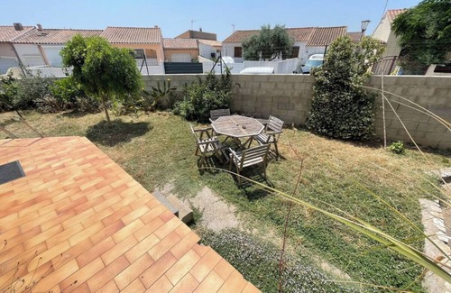 Mireval Apartamento | Pretty detached F1 with garden close to the beach
