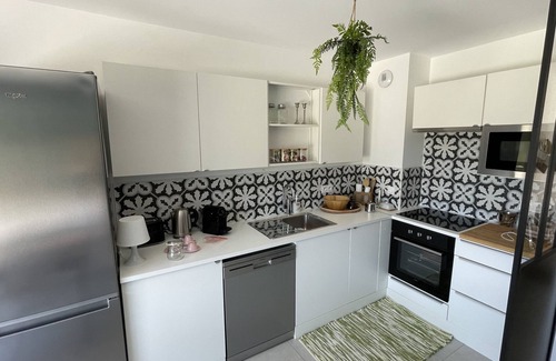 Entraigues-sur-la-Sorgue Casa | Maison 1-Casa-Vista al campo-Baño en la habitacion