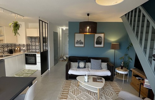 Entraigues-sur-la-Sorgue Casa | Maison 1-Casa-Vista al campo-Baño en la habitacion