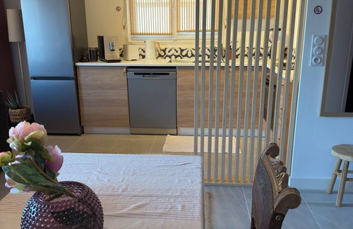 Entraigues-sur-la-Sorgue Casa | Casa-Vista al campo-Baño en la habitacion