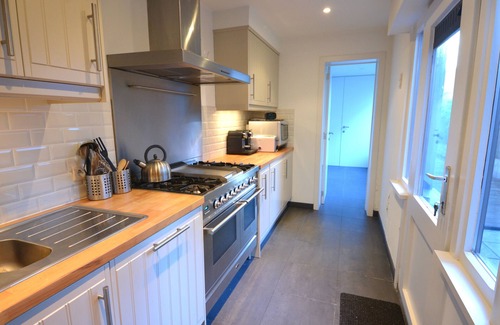 Knokke Casa | Bonita casa reformada con gusto no muy lejos del comercio y del mercado.