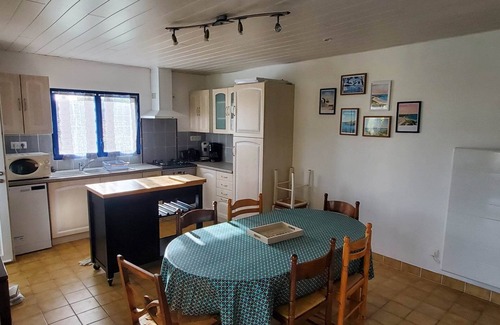 Ploudalmezeau Casa | Pretty house with large garden 250 metres from the superb Tréompan beach