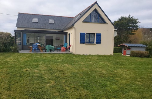 Ploudalmezeau Casa | Pretty house with large garden 250 metres from the superb Tréompan beach
