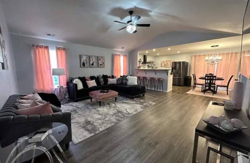 Port Wentworth Casa | Pretty in Pink- Port wentworth