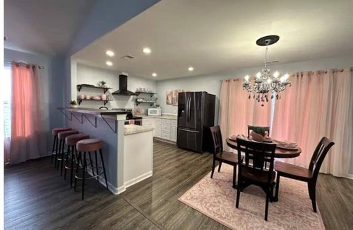 Port Wentworth Casa | Pretty in Pink- Port wentworth