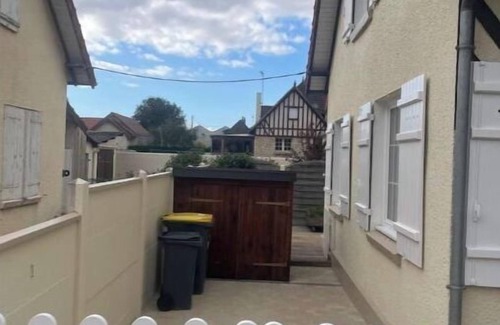 Ouistreham Casa | Pretty little Norman