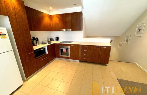 City West Apartamento | Pretty Penthouse - Close to ANU