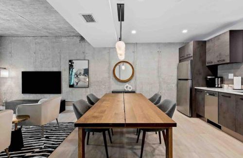 Flagler Village Apartamento | Pretty Rola 204 Upscale Spacious 1B1B Apt w King Bed at Downtown Ft Lauderdale