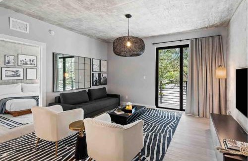 Flagler Village Apartamento | Pretty Rola 204 Upscale Spacious 1B1B Apt w King Bed at Downtown Ft Lauderdale