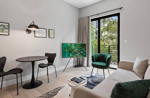 Flagler Village Apartamento | Pretty Rola #302 Cozy Condo with King Bed-Great Location!