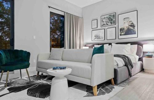Flagler Village Apartamento | Pretty Rola 304 Luxury Apt w King Bed Central Area