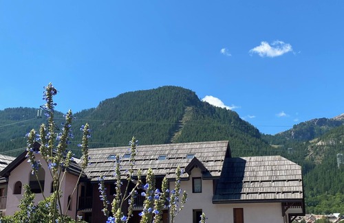 La Salle-les-Alpes Apartamento | Pretty T2 for 4 people. Beautiful view. La Salle les Alpes. Residence L'Alpaga