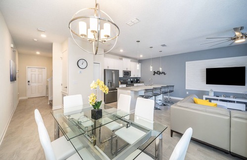 Kissimmee Chalet De Esquí | Pretty Townhouse 4Bed/3Bath/Pool/5Min Disney