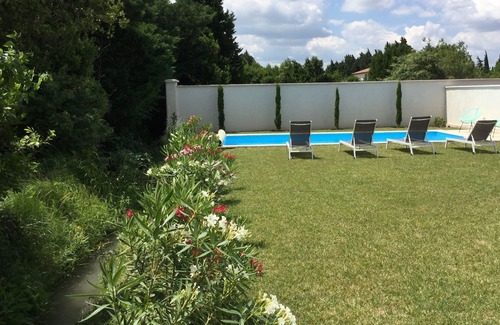 Mouries Villa | Bonita villa provenzal en el corazón del pueblo de Mouriès en los Alpilles