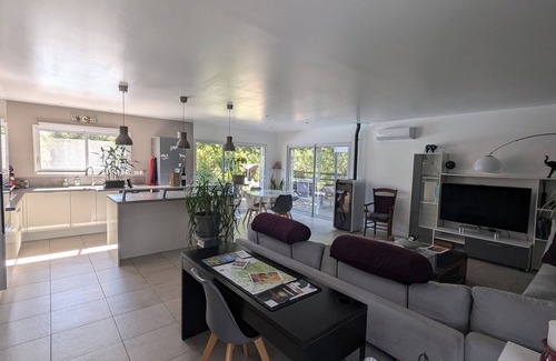 Joyeuse Casa | Bonita villa con piscina privada.