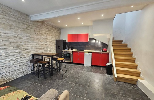 Bessenay Casa | Pretty village house in the Monts du Lyonnais