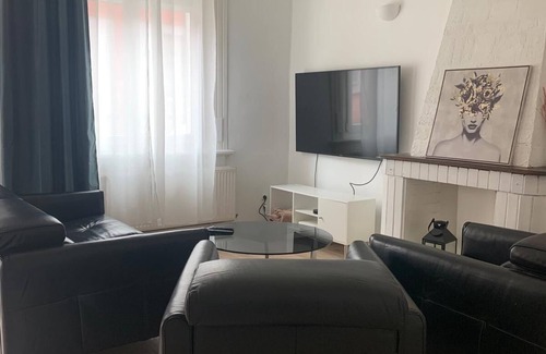 Valenciennes Casa | Pretty, well-equipped town house