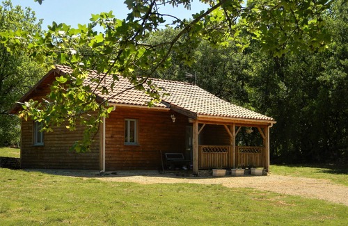 Promilhanes Chalet De Esquí | Pretty wooden house for 4, large pool "Chêne"