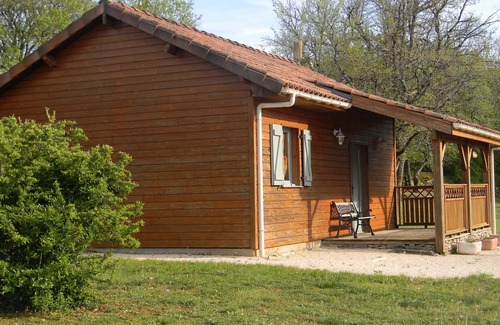 Promilhanes Chalet De Esquí | Pretty wooden house for 4, large pool "Chêne"