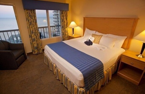 Northeast Virginia Beach Hotel | Hermosa vista al mar con balcón al lado de la playa