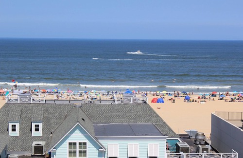 Northeast Virginia Beach Hotel | Hermosa vista al mar con balcón - Justo al lado de la playa