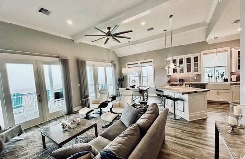 Red Fish Cove Casa | Prices REDUCED on Beautiful beachfront home directly on the Gulf of Mexico