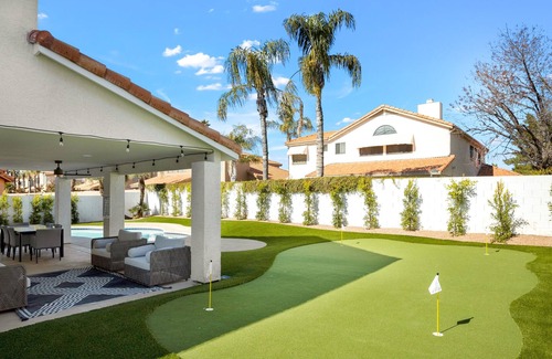 Paradise Park Vista Casa | Prickly PEAR-ADISE 5 BDRM, Pool Table, Outdoor living, Ping Pong, Mountain Views