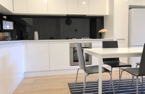 Bentleigh Apartamento | Pride Benleigh Apartment with Garden