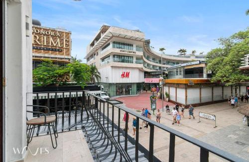 12th Street Apartamento | Prime 5th Ave Stay - 2BR with King Beds & City Views