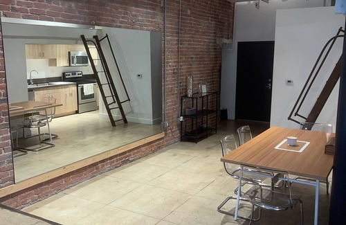 Downtown Los Angeles Apartamento | Prime area of Beautiful Arts District with the top Restaurants around