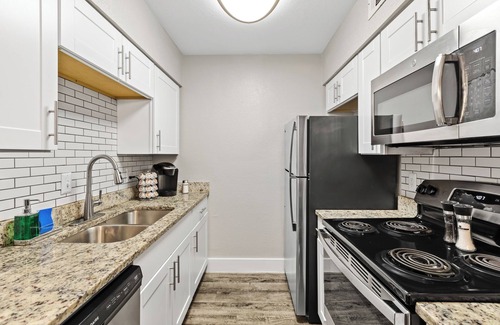 Arlington Apartamento | Perfect AT&T, Globe Life, Six Flags Arlington location, walk to stadiums