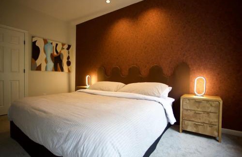 Westfield Casa | Prime Austin 6beds with Hot Tub & Gym