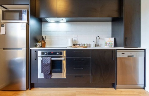 Christchurch Casa | Prime Family 4 Bedroom Retreat Near Stadium and Cafe