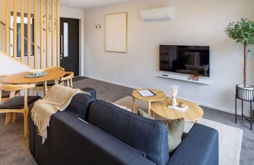Christchurch Casa | Prime Family 4 Bedroom Retreat Near Stadium and Cafe