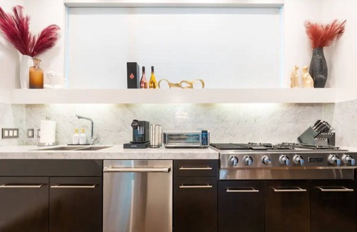 Washington Ave./ Memorial Park Casa | Prime Loc Modern Luxury Rooftop Deck Views