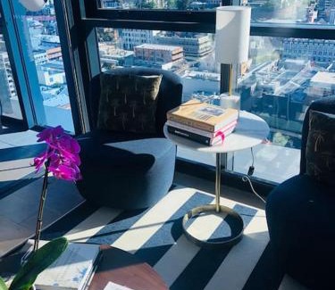Fortitude Valley Apartamento | Prime Located Luxe 2 BR Sky Home/Sensational Views