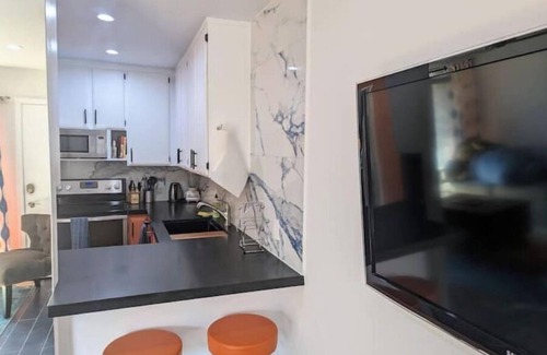 Downtown Palm Springs Condominio | Prime Location 1Bd Amazing Views