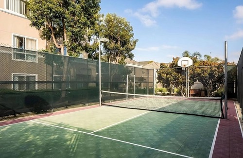 Carmel Mountain Ranch Apartamento | Prime Location! 2 Convenient Units, Pool, Onsite Parking, Free Breakfast
