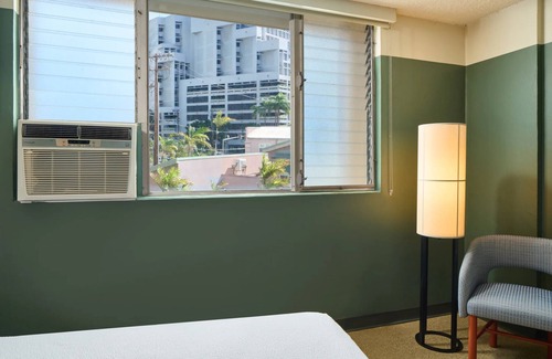 Ala Moana Hotel | Prime Location! 2 Welcoming Units with Onsite Pool Property