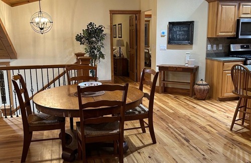 Galena Casa | Prime Location! 2BR-2 Acre Retreat Minutes from Downtown Galena & Attractions