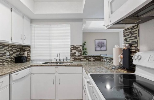 Southwest Carrollton Casa | Prime Location 4 SMART TVS4 BEDS Pet Friendly