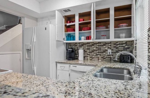 Southwest Carrollton Casa | Prime Location 4 SMART TVS4 BEDS Pet Friendly