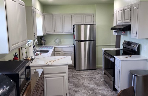 Belmont Casa | Prime Location! Cozy 2-Bedroom Stay Near Restaurants & Attractions